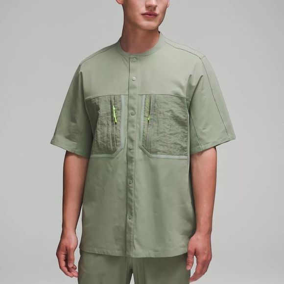 Lululemon Mens Water-Repellent Hiking Short Sleeve Shirt in Laurel green NWT - Picture 2 of 6